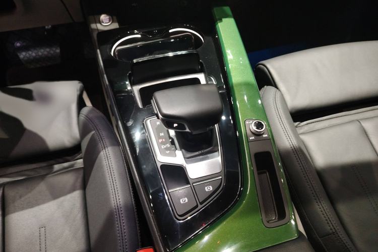 Used Audi A5 2022 Coupe 40 TFSI Fashion Dynamic Model Gear Lever