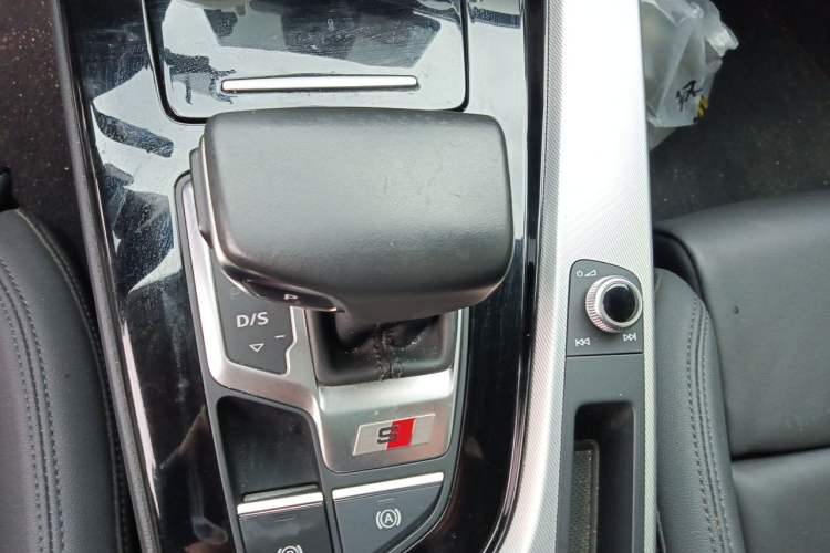 Used Audi A5 2022 Sportback 40 TFSI Fashionable and Dynamic Model Gear Lever