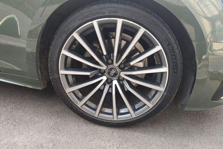 Used Audi A5 2022 Sportback 40 TFSI quattro Luxury Dynamic Model Right Front Wheel Hub