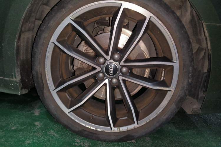 Used Audi A5 2022 Sportback 40 TFSI quattro Luxury Dynamic Model Right Front Wheel Hub