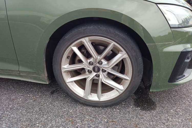 Used Audi A5 2022 Sportback 40 TFSI Fashionable and Dynamic Model Right Front Wheel Hub