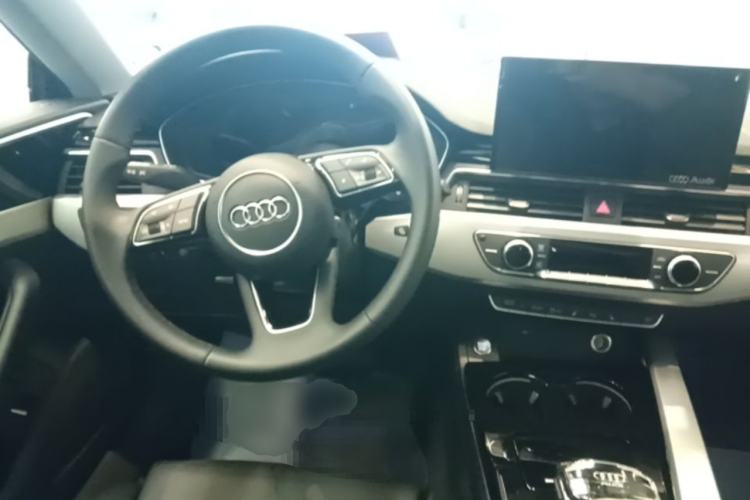 Used Audi A5 2022 Sportback 40 TFSI Stylish and Elegant Model Steering Wheel