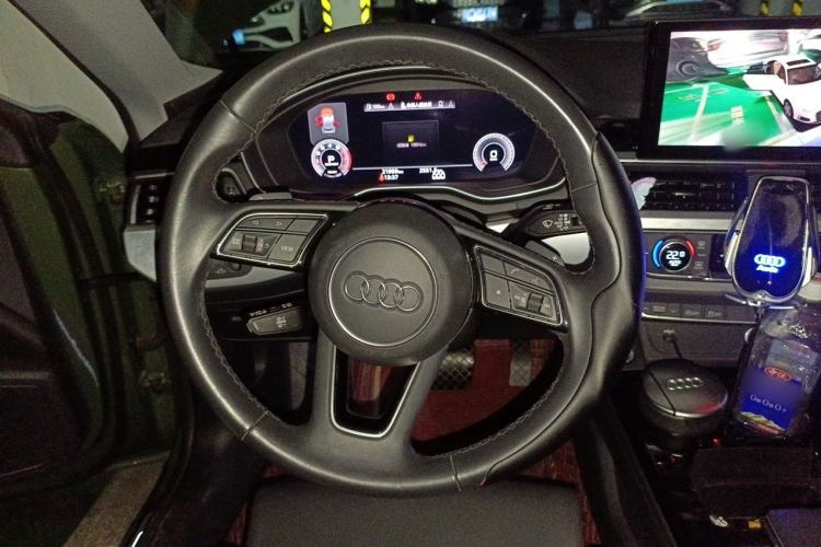 Used Audi A5 2022 Sportback 40 TFSI Stylish and Elegant Model Steering Wheel