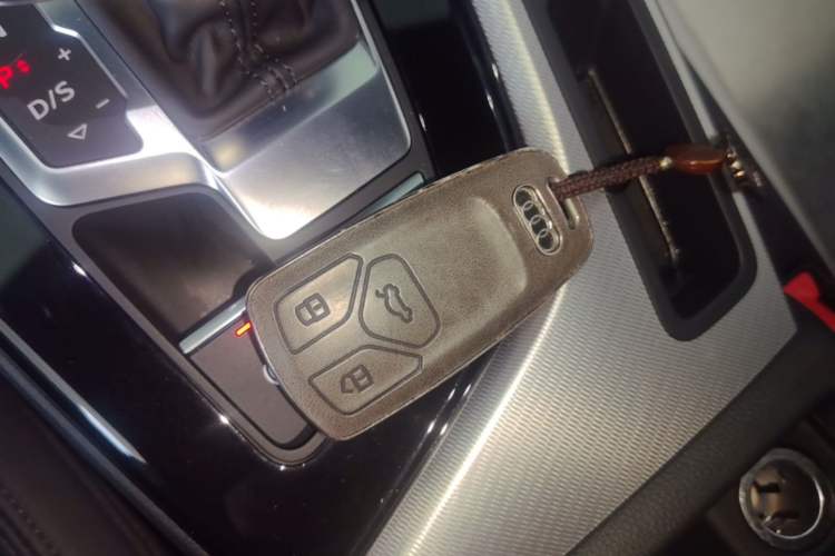 Used Audi A5 2022 Sportback 40 TFSI Fashionable and Dynamic Model Vehicle Key