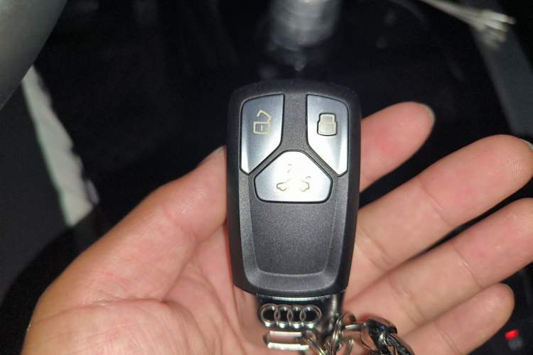 Used Audi A5 2022 Sportback 40 TFSI quattro Luxury Dynamic Model Vehicle Key