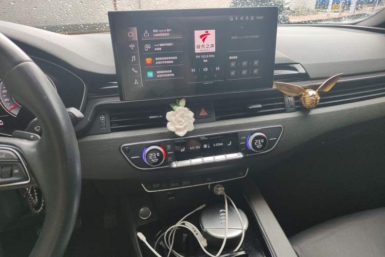 Used Audi A5 2022 Cabriolet 40 TFSI Fashion Dynamic Model Audio And AC Panel