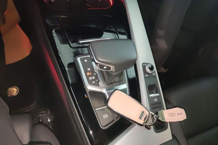 Used Audi A5 2022 Cabriolet 40 TFSI Fashion Dynamic Model Gear Lever