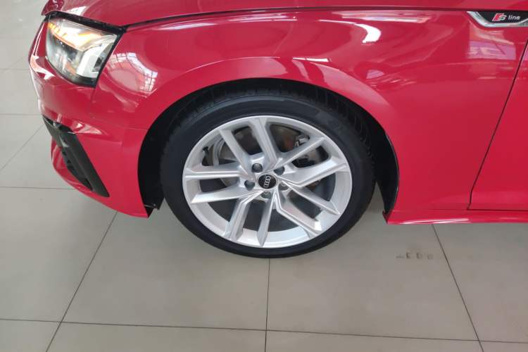 Used Audi A5 2022 Cabriolet 40 TFSI Fashion Dynamic Model Left Front Wheel Hub