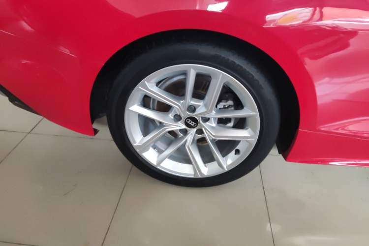 Used Audi A5 2022 Cabriolet 40 TFSI Fashion Dynamic Model Right Rear Wheel Hub