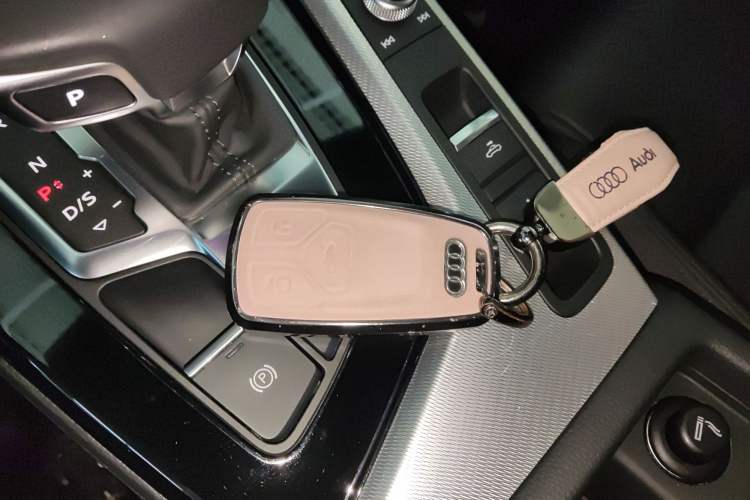 Used Audi A5 2022 Cabriolet 40 TFSI Fashion Dynamic Model Vehicle Key