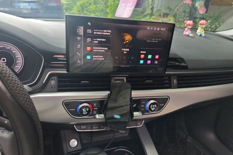 Used Audi A5 2022 Sportback 40 TFSI Fashionable and Dynamic Model Audio And AC Panel