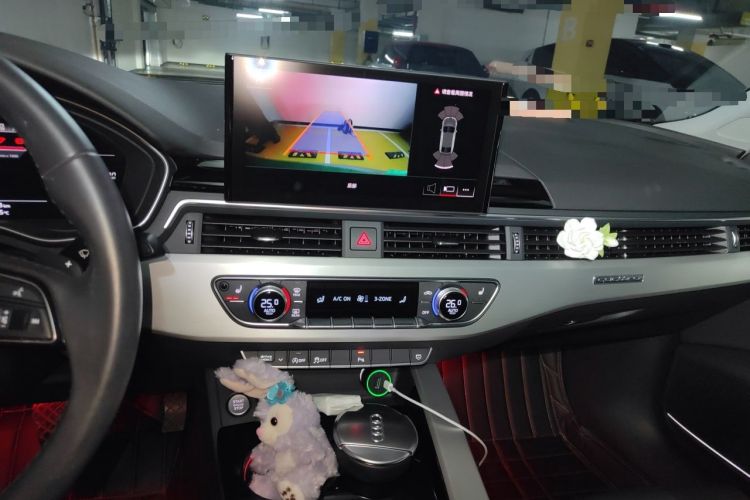 Used Audi A5 2022 Sportback 40 TFSI quattro Luxury Dynamic Model Audio And AC Panel