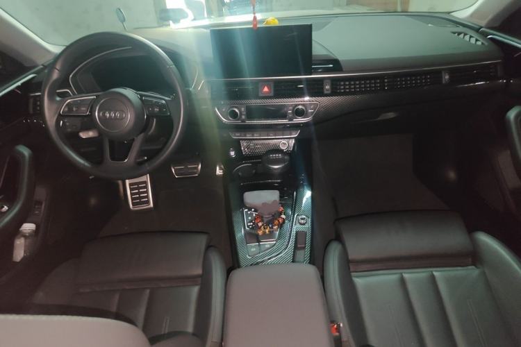 Used Audi A5 2022 Sportback 40 TFSI quattro Luxury Dynamic Model Center Console