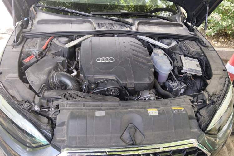 Used Audi A5  Engine Bay