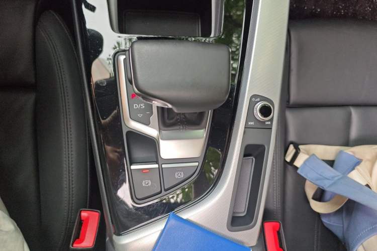 Used Audi A5 2022 Sportback 40 TFSI Fashionable and Dynamic Model Gear Lever