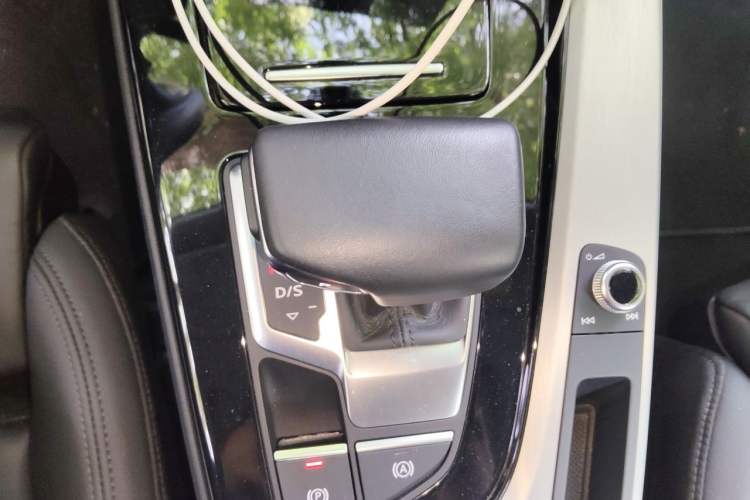 Used Audi A5  Gear Lever