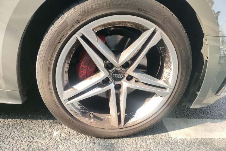 Used Audi A5 2022 Coupe 40 TFSI Fashion Dynamic Model Right Front Wheel Hub