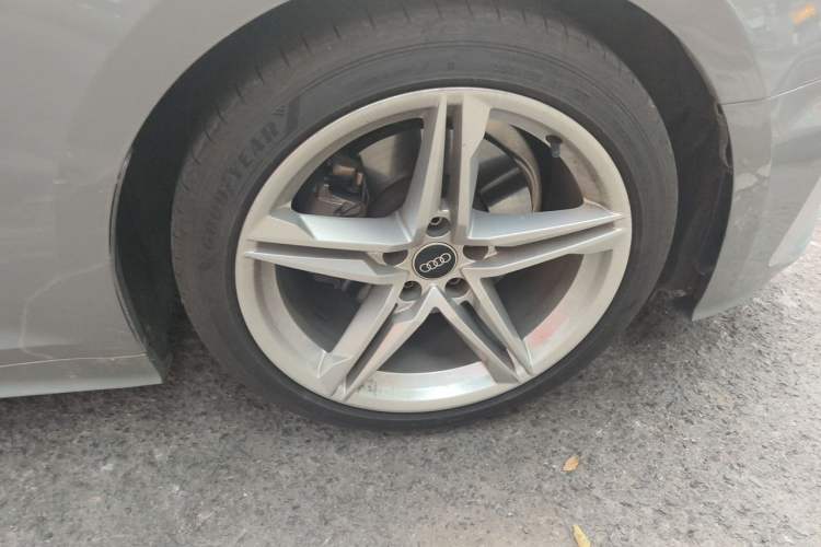 Used Audi A5 2022 Sportback 40 TFSI Fashionable and Dynamic Model Right Front Wheel Hub