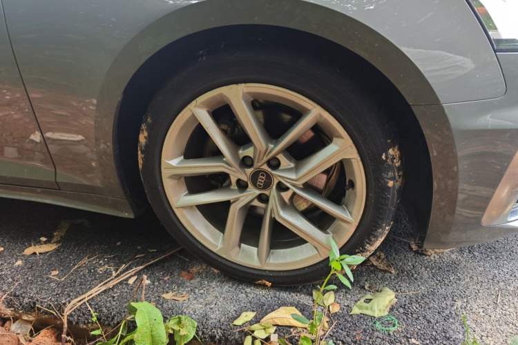 Used Audi A5 2022 Sportback 40 TFSI Fashionable and Dynamic Model Right Front Wheel Hub