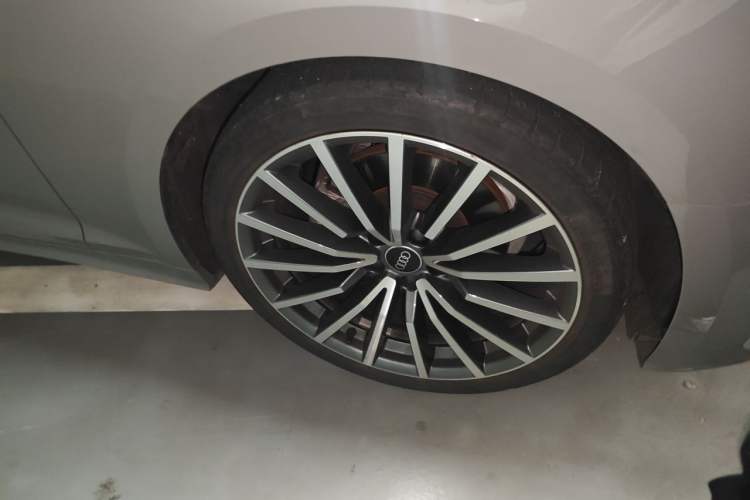 Used Audi A5 2022 Sportback 40 TFSI quattro Luxury Dynamic Model Right Front Wheel Hub