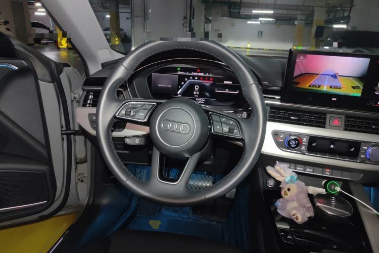 Used Audi A5 2022 Sportback 40 TFSI quattro Luxury Dynamic Model Steering Wheel