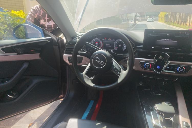 Used Audi A5 2022 Sportback 40 TFSI Stylish and Elegant Model Steering Wheel