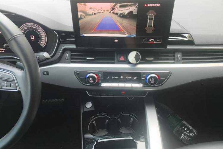 Used Audi A5 2022 Sportback 40 TFSI Fashionable and Dynamic Model Audio And AC Panel
