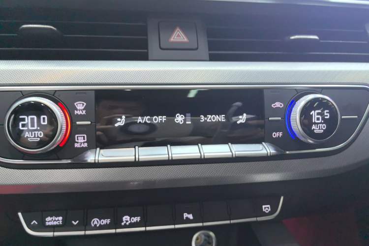 Used Audi A5 2022 Sportback 40 TFSI Fashionable and Dynamic Model Audio And AC Panel