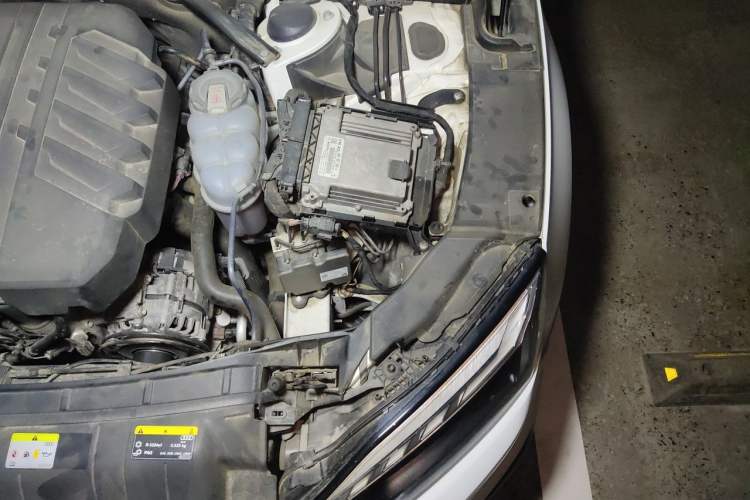 Used Audi A5 2022 Cabriolet 40 TFSI Fashion Dynamic Model Engine Bay Left
