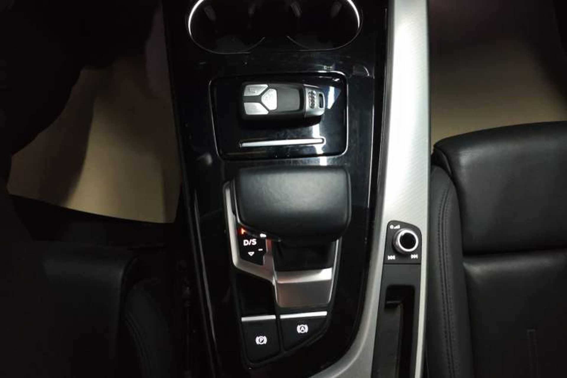 Used Audi A5 2022 Coupe 40 TFSI Fashion Dynamic Model Gear Lever