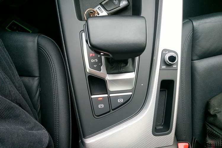 Used Audi A5 2022 Sportback 40 TFSI Fashionable and Dynamic Model Gear Lever
