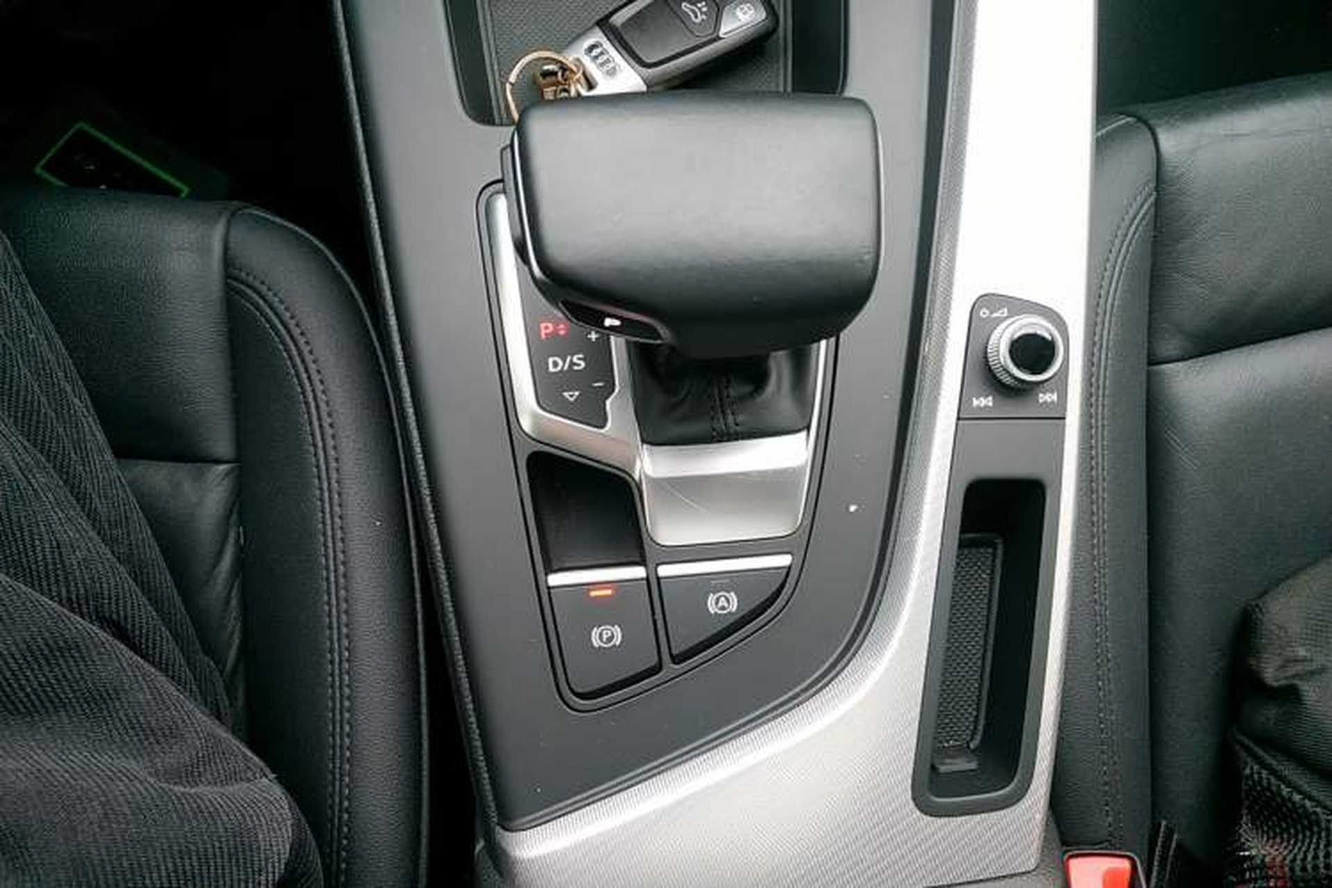 Used Audi A5 2022 Sportback 40 TFSI Fashionable and Dynamic Model Gear Lever