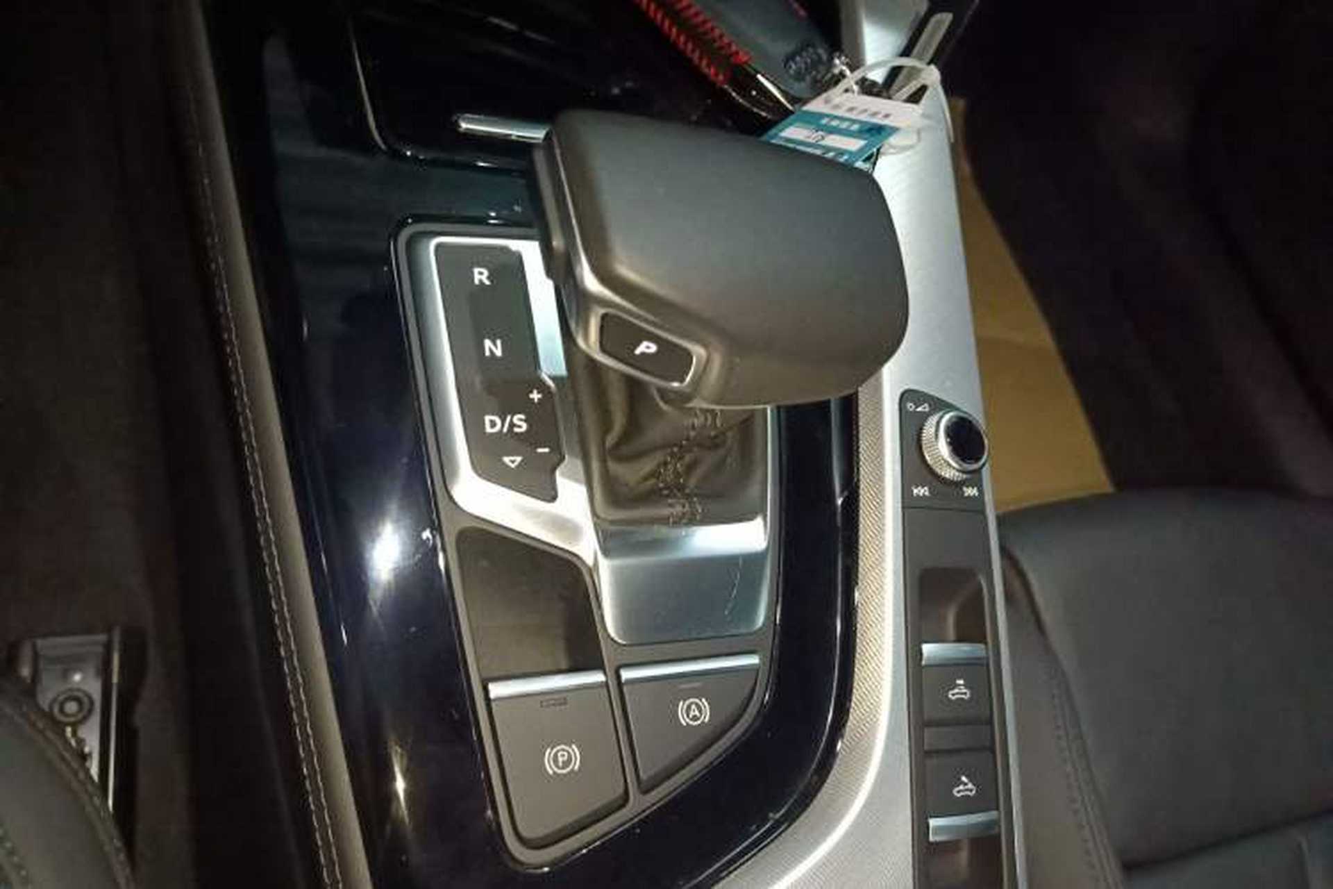 Used Audi A5 2022 Cabriolet 40 TFSI Fashion Dynamic Model Gear Lever