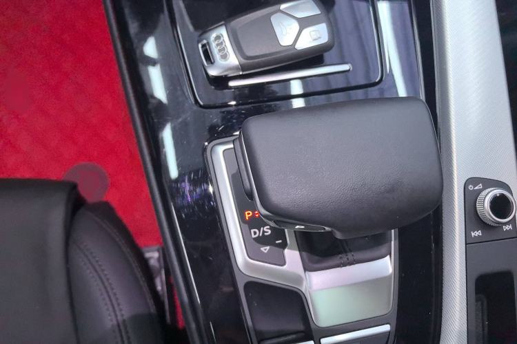 Used Audi A5 2022 Sportback 40 TFSI Fashionable and Dynamic Model Gear Lever