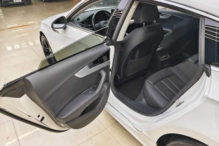 Used Audi A5 2022 Sportback 40 TFSI Fashionable and Dynamic Model Interior 11