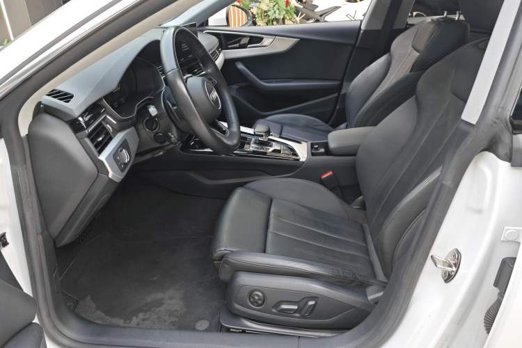Used Audi A5 2022 Sportback 40 TFSI Fashionable and Dynamic Model Interior 5