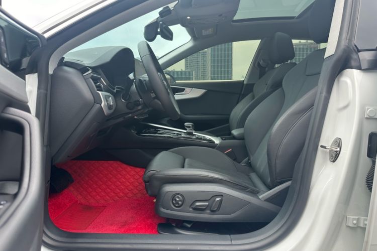 Used Audi A5 2022 Sportback 40 TFSI Fashionable and Dynamic Model Interior 6