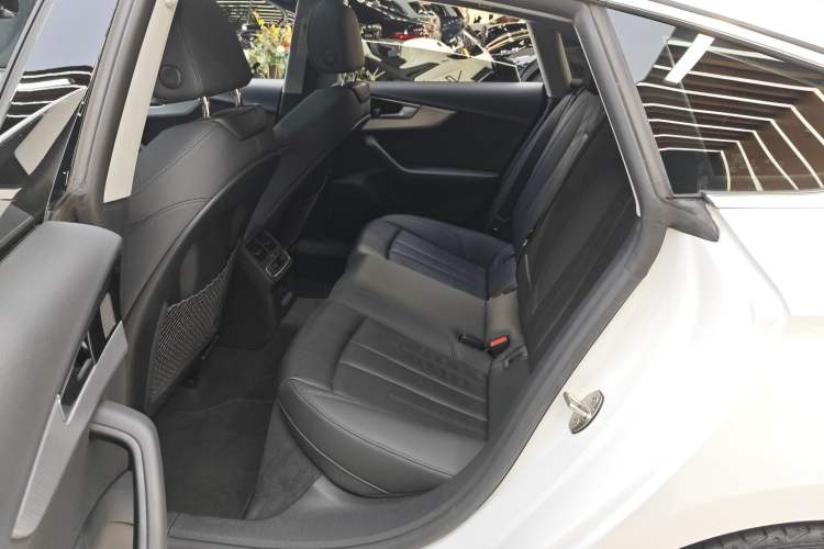Used Audi A5 2022 Sportback 40 TFSI Fashionable and Dynamic Model Interior 7