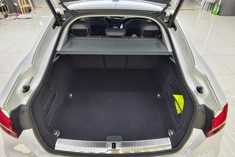 Used Audi A5 2022 Sportback 40 TFSI Fashionable and Dynamic Model Interior 8