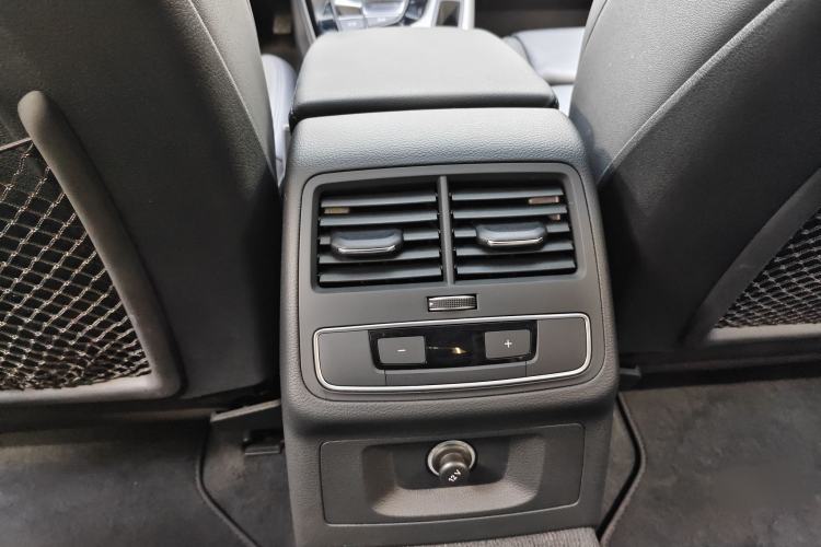 Used Audi A5 2022 Sportback 40 TFSI Fashionable and Dynamic Model Interior 9