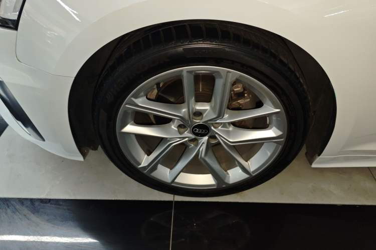 Used Audi A5 2022 Coupe 40 TFSI Fashion Dynamic Model Left Front Wheel Hub