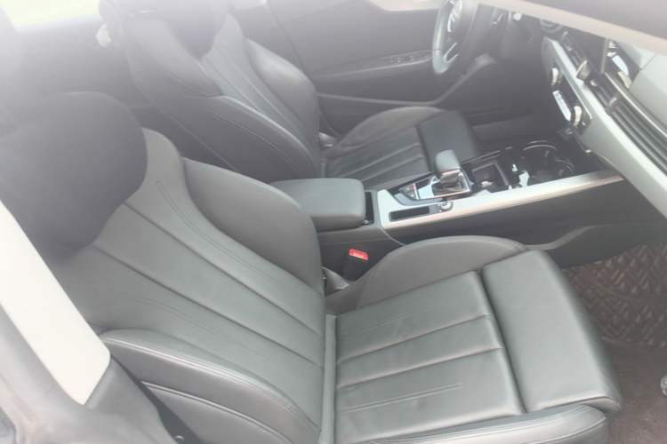 Used Audi A5 2022 Sportback 40 TFSI Fashionable and Dynamic Model Right Front Seat