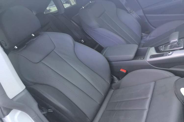 Used Audi A5 2022 Sportback 40 TFSI Fashionable and Dynamic Model Right Front Seat