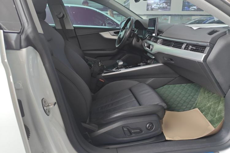 Used Audi A5 2022 Sportback 40 TFSI Stylish and Elegant Model Right Front Seat