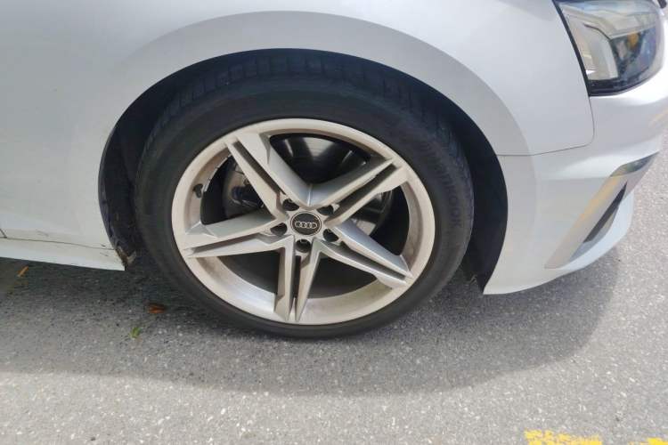 Used Audi A5 2022 Sportback 40 TFSI Fashionable and Dynamic Model Right Front Wheel Hub