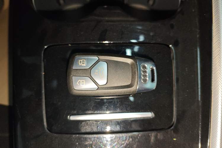 Used Audi A5 2022 Coupe 40 TFSI Fashion Dynamic Model Vehicle Key