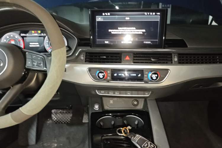 Used Audi A5 2023 Coupe 40 TFSI Fashionable and Dynamic Model Audio And AC Panel