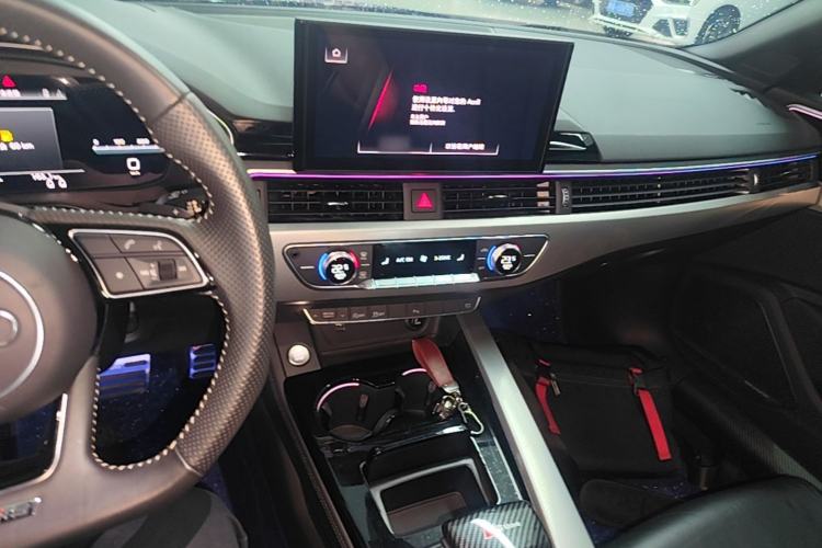 Used Audi A5 2023 Cabriolet 40 TFSI Fashion Dynamic Model Center Console