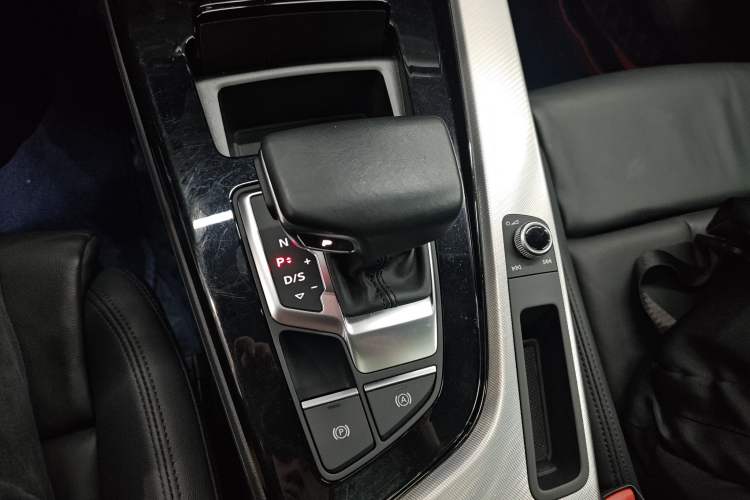 Used Audi A5 2023 Sportback 40 TFSI Fashionable and Dynamic Model Gear Lever