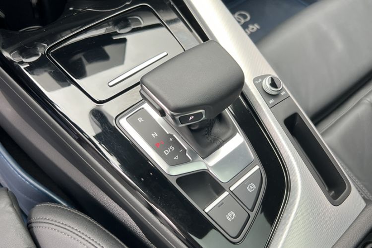 Used Audi A5 2023 Sportback 40 TFSI Fashionable and Dynamic Model Gear Lever